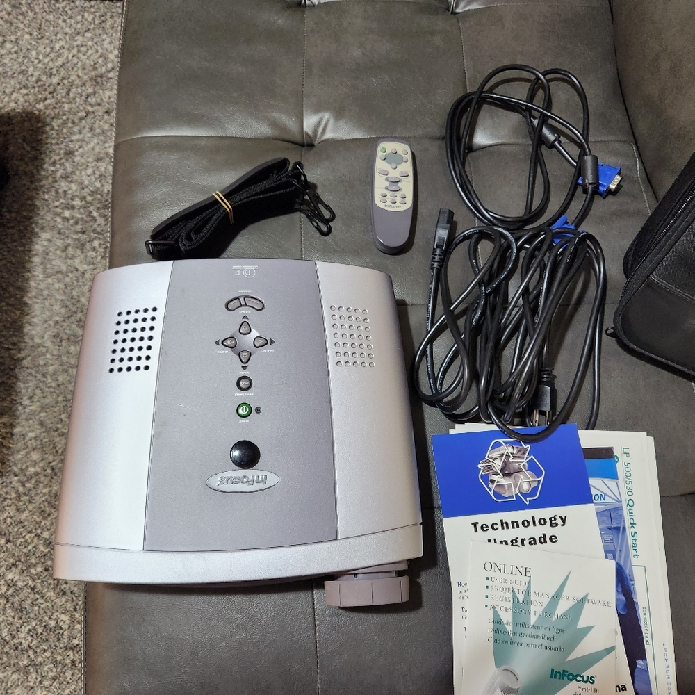 InFocus LP 500 Projector - Picture 7 of 7